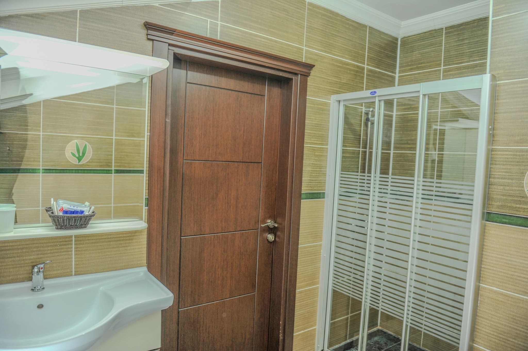 Teona Hotel banyo ve duş