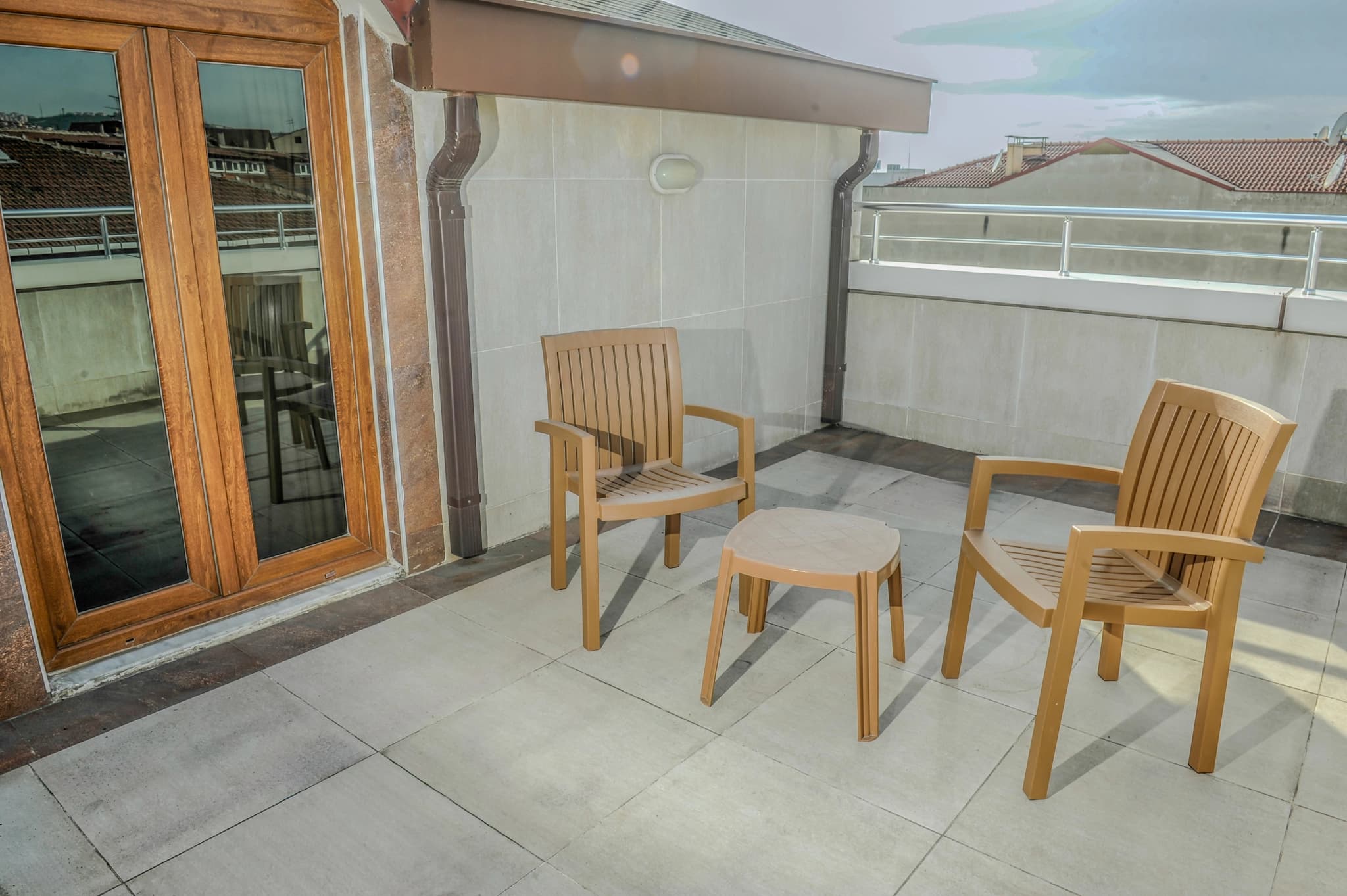 Teona Hotel terası